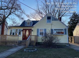 185 Rushmore St, Westbury, NY 11590