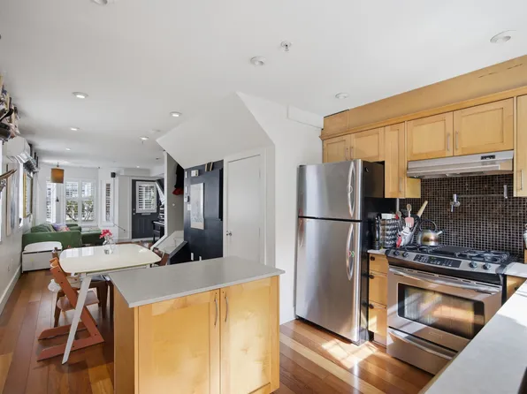 1642 Georgia St E #6, Vancouver, BC V5L 2B2