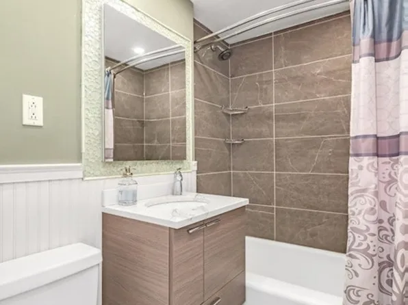 305 East 40th Street image 5 of 8