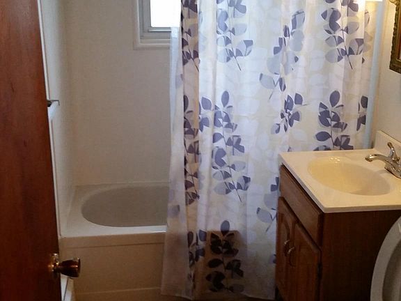 1st Floor Bathroom
