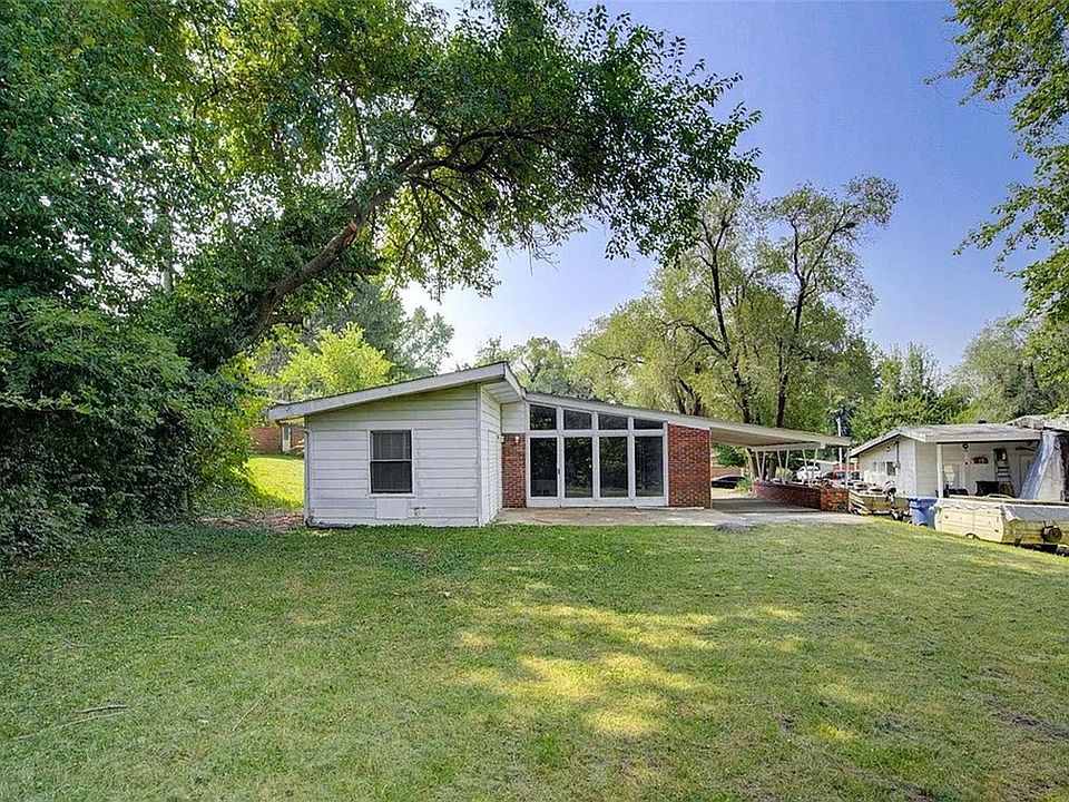 1st image of 8309 Woodhurst Dr