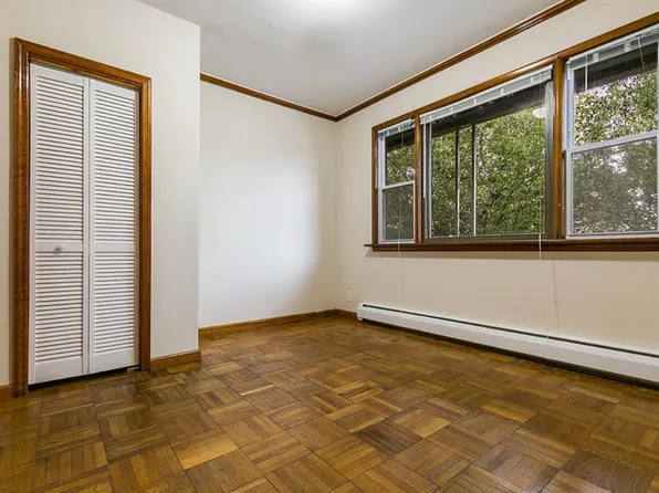 81 East 24th Street image 9 of 40