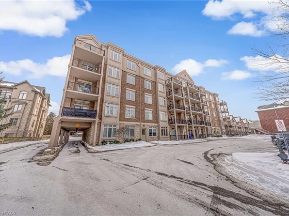 396 Plains Rd E #207, Burlington, ON L7T 2C8