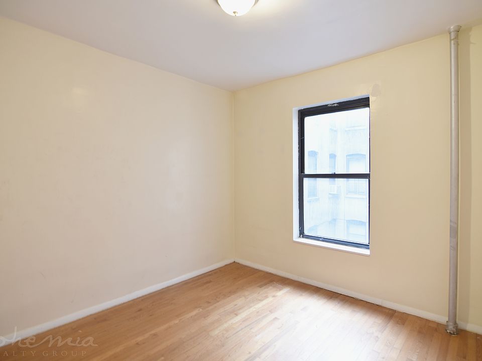 2nd image of 515 W 171st St #A1