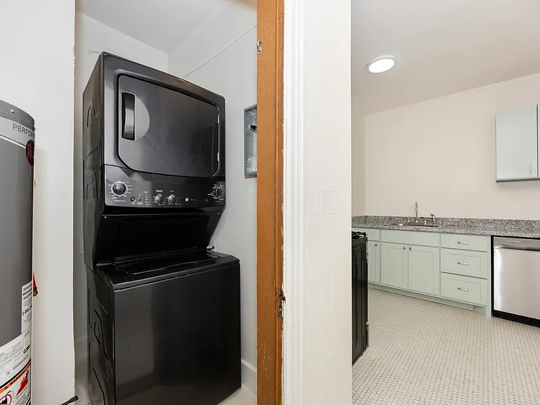 805 Spanish Town Rd #3 — Photo 7