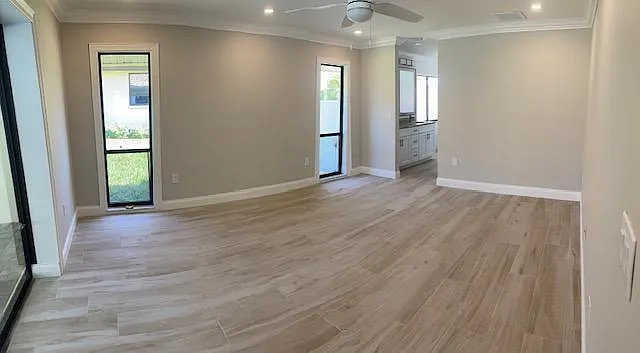 424 Yacht Harbor Dr — Photo 9