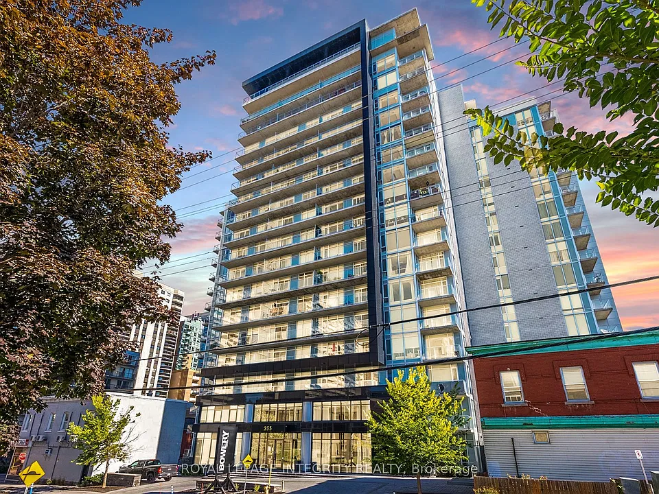 255 Bay St #506