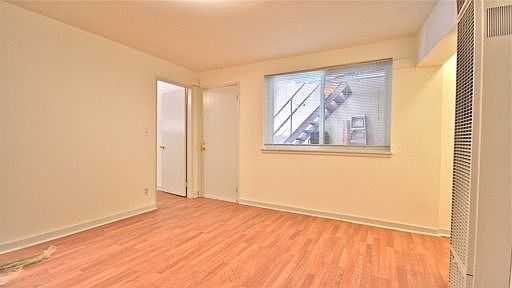 5th image of 702-702A Moultrie St