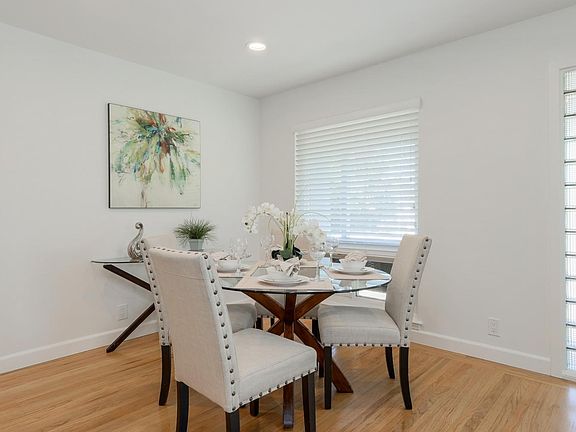 4th image of 2576 Forest Ave
