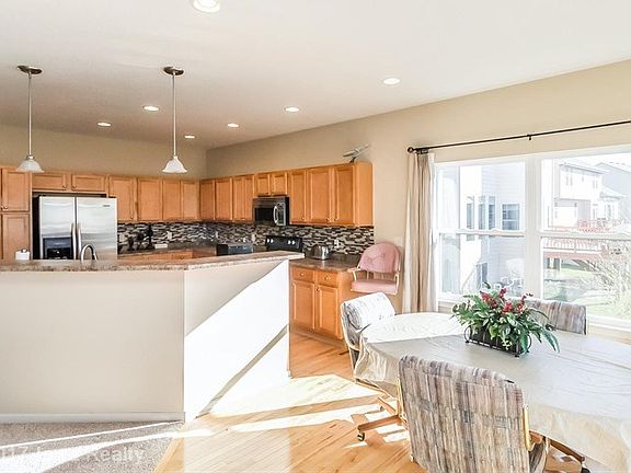 3rd image of 15224 Prairie Ave
