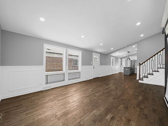4th image of 14622 Blackstone Ave