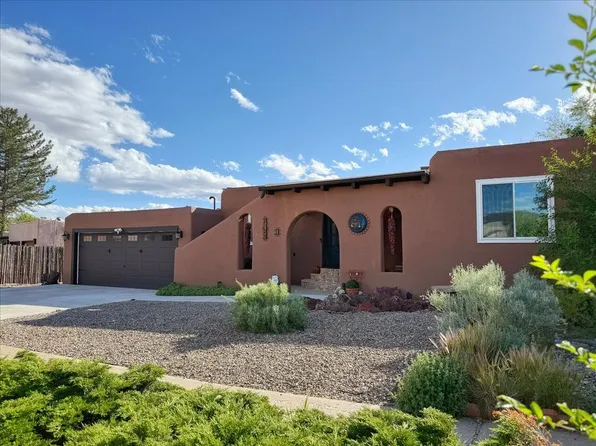 2121 Candelero St, Santa Fe, NM 87505