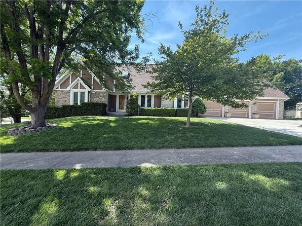 1509 Wynbrick Dr, Liberty, MO 64068