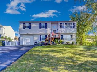 1 Danielle Ct, Middletown, NY 10940