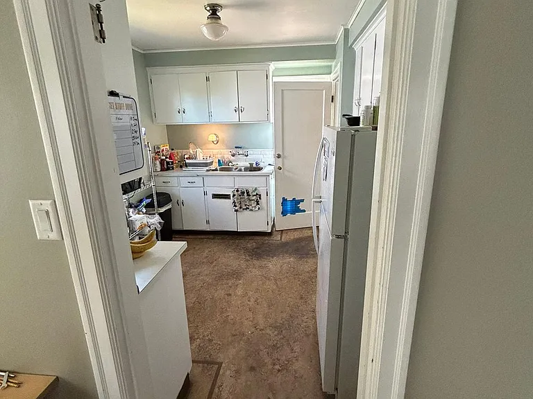 430 Jason Ave N — Photo 20