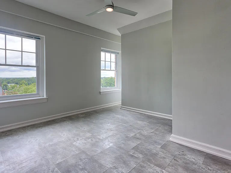 The Elliott Apartments — Photo 34