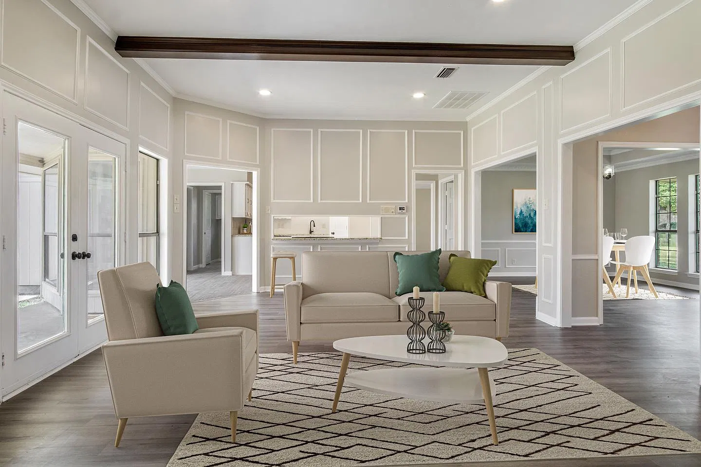 Spacious Richland Park Estates home with backyard and patio — Photo 3