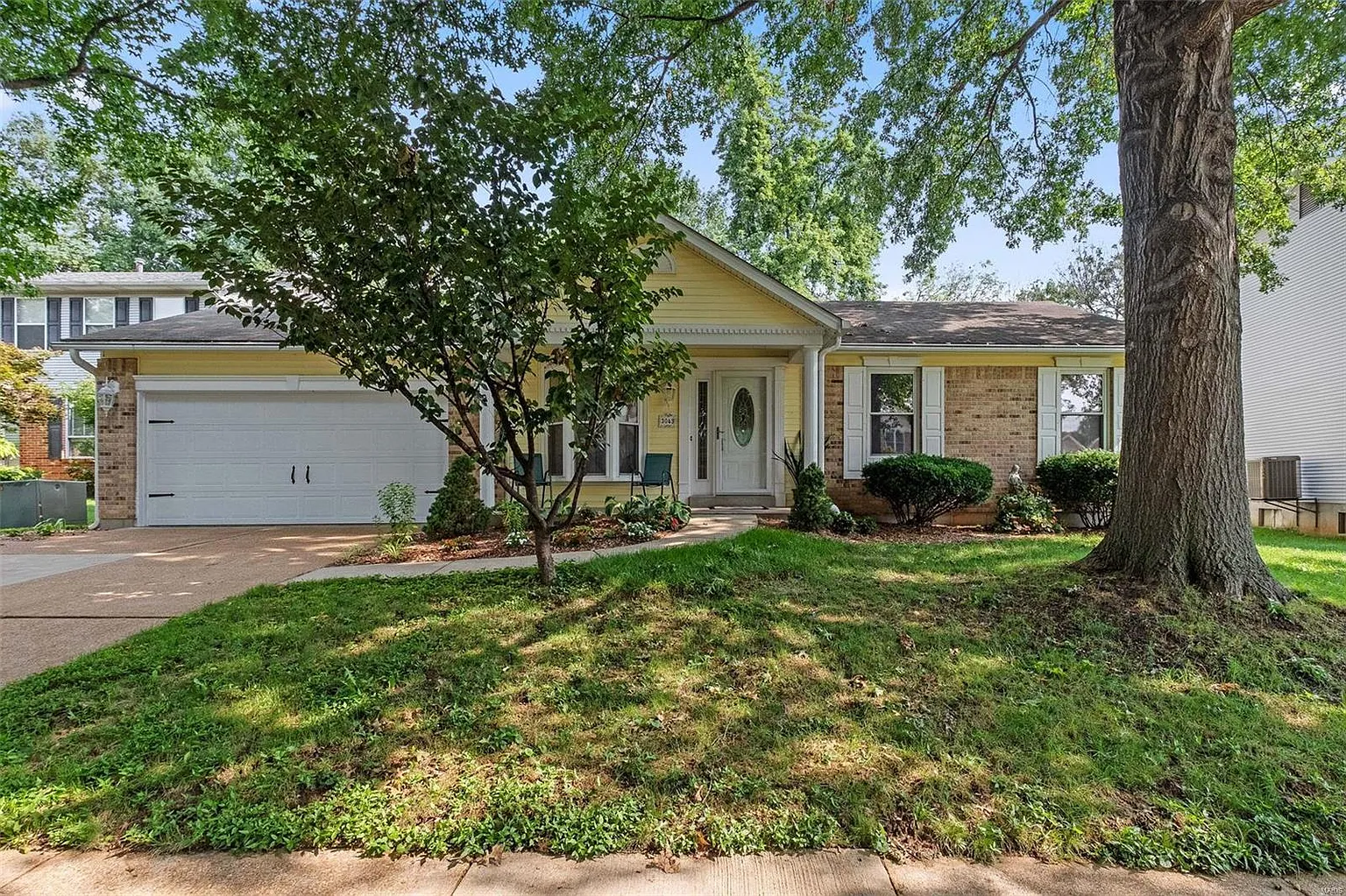 3049 Arrowhead Point Dr photo 1