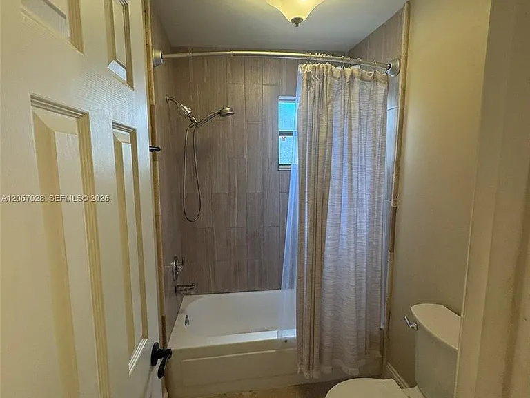 233 SE 11th Ave #233 — Photo 13