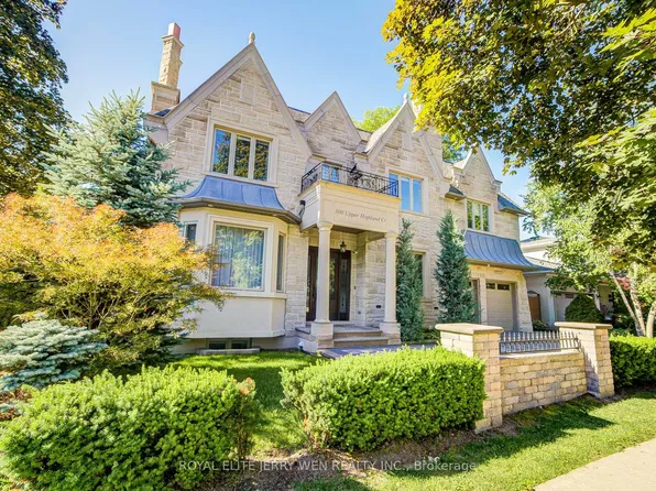 300 Upper Highland Cres, Toronto, ON M2P 1V5