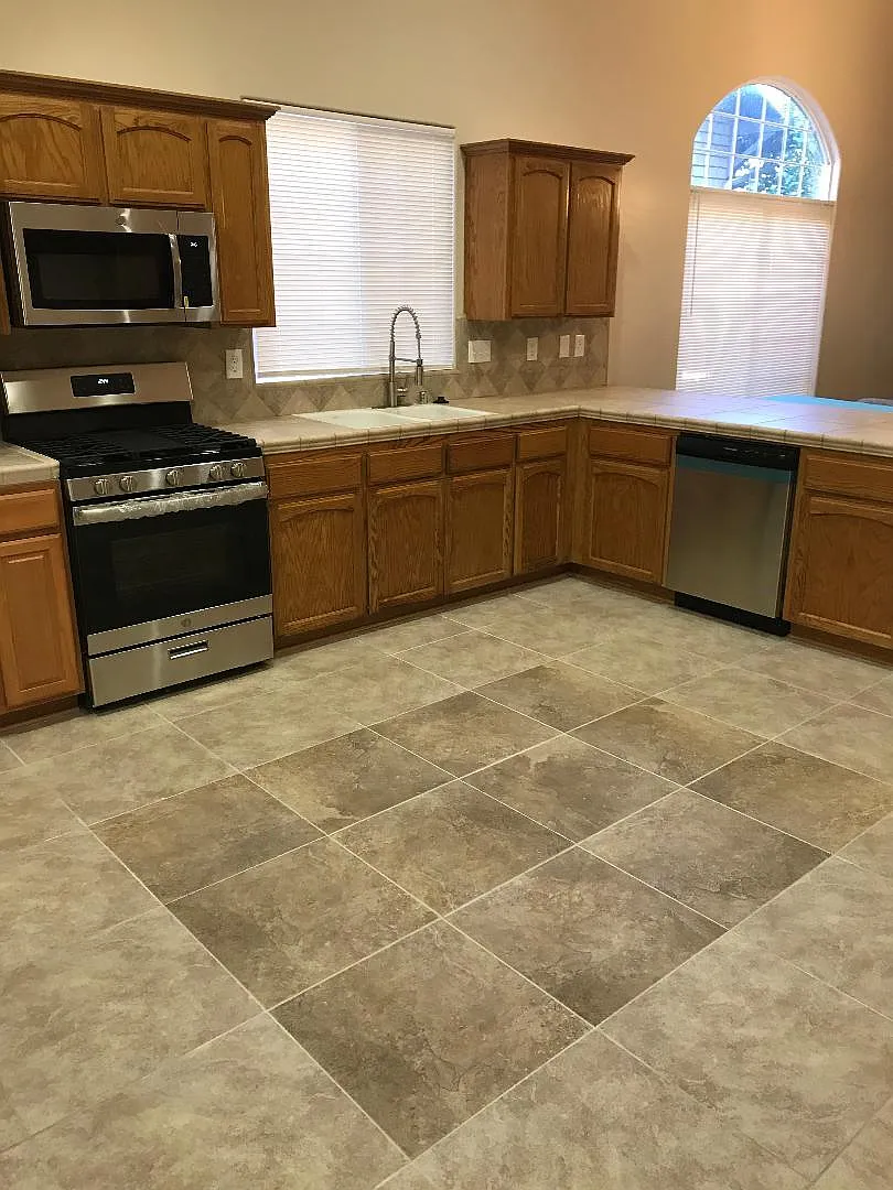 3 bed, 1610 sqft, $2,150 — Photo 4