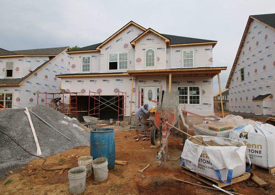 1st image of 6 Mills Dr