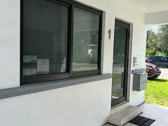 3rd image of 790 NE 122nd St APT 1