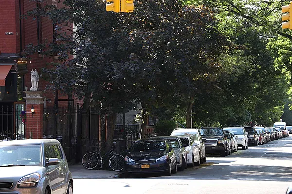 Rented by Nooklyn NYC LLC | media 31