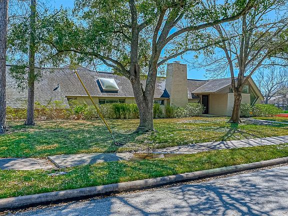 2nd image of 5031 Braesvalley Dr