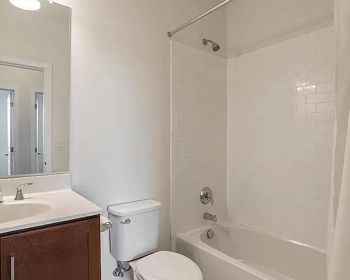 813 Lakeview Ct #44L — Photo 27