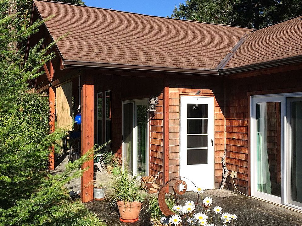 1st image of 52 W Vancouver Dr