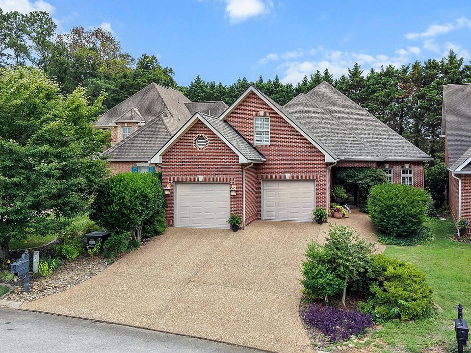 1st image of 233 Savannah Park Dr