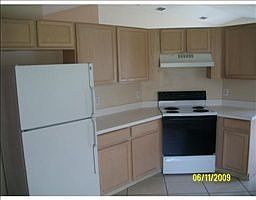 4th image of 13325 Greenpointe Dr