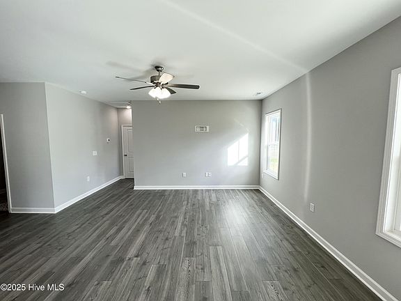 5th image of 104 Sagewood Drive