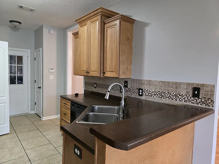 207 Station Way — Photo 8