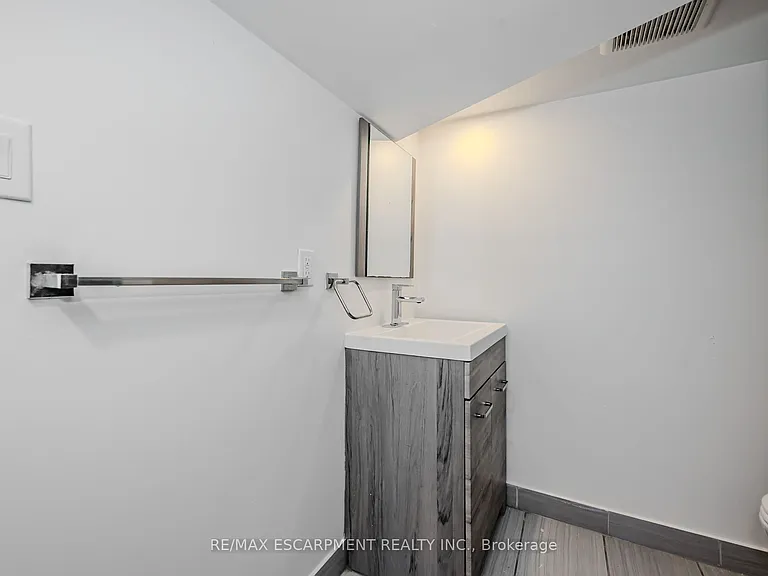 74 Cathcart St #1 — Photo 9
