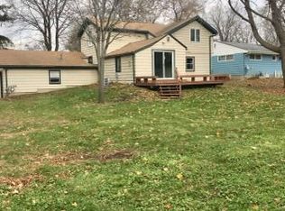 1033 W Wisconsin Ave, Oconomowoc, WI 53066