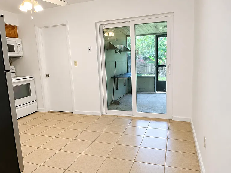 9440 SW 51st St — Photo 7