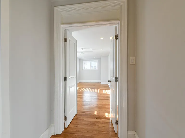 1640 S 15th St — Photo 13