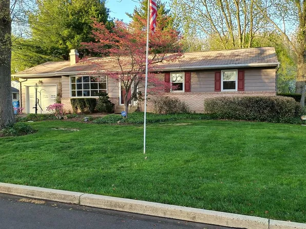 1329 Meadow Ln, Perkasie, PA 18944