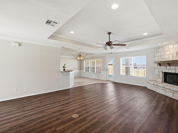 4th image of 306 Baker Ln