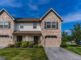 238 Melbourne Ln, Mechanicsburg, PA 17055