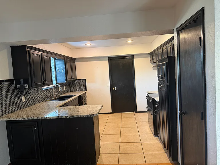1802 Brookside Dr — Photo 3