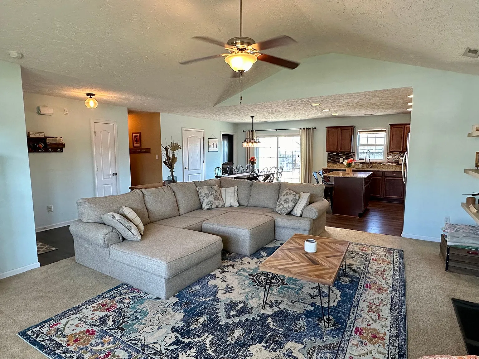 3 bed, 1538 sqft, $1,800 — Photo 4
