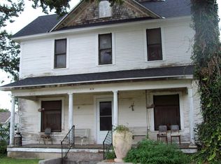 614 Madison St, Ellis, KS 67637