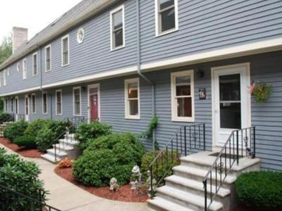 710 East St APT I, Walpole, MA, 02081