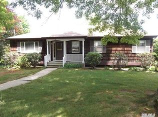 82 Kenneth Ave, Huntington, NY 11743