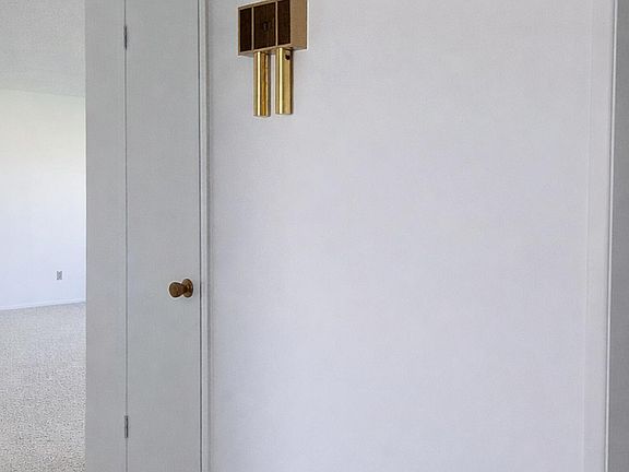 3rd image of 10734 W HATCHER Road