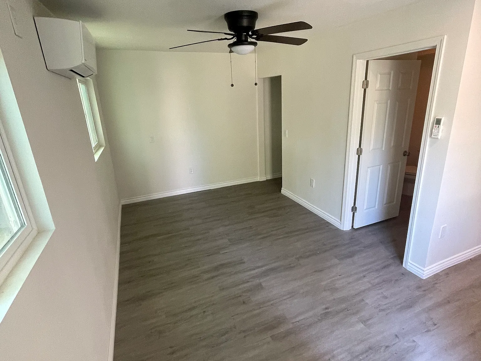 Studio, 400 sqft, $1,595 — Photo 2