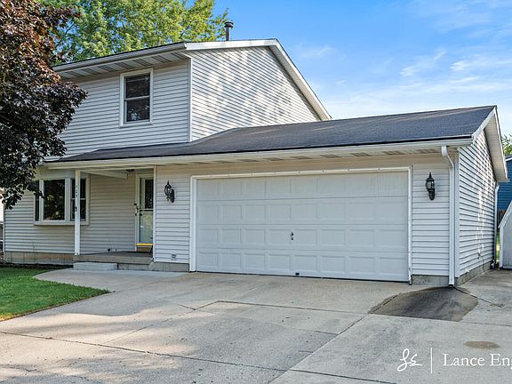 3rd image of 105 Homer Ln
